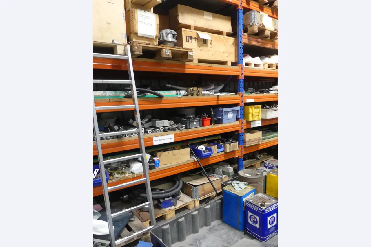 Maschinelle Einrichtung sowie Zubehör einer ehemaligen Tiefdruckerei-3