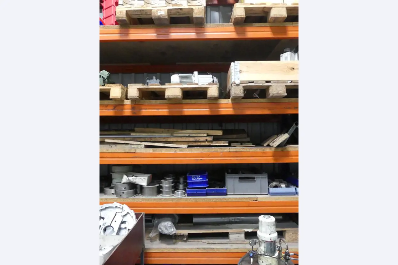 Maschinelle Einrichtung sowie Zubehör einer ehemaligen Tiefdruckerei-7