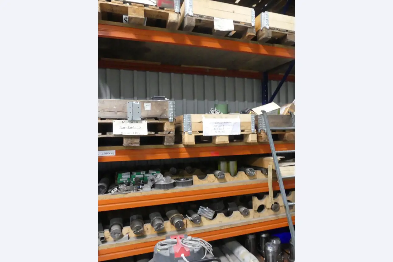 Maschinelle Einrichtung sowie Zubehör einer ehemaligen Tiefdruckerei-8