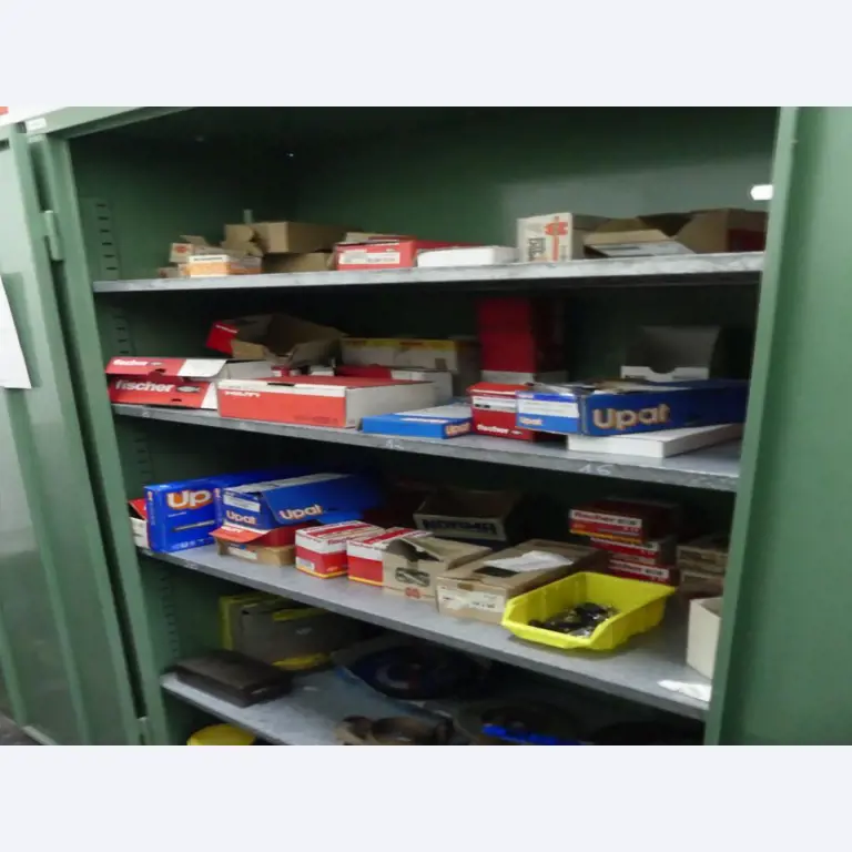 Maschinelle Einrichtung sowie Zubehör einer ehemaligen Tiefdruckerei-3