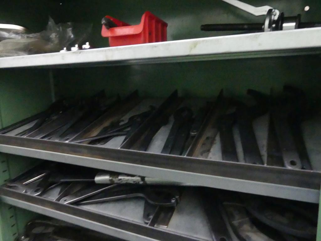 Maquinaria y accesorios de una antigua imprenta de huecograbado-2