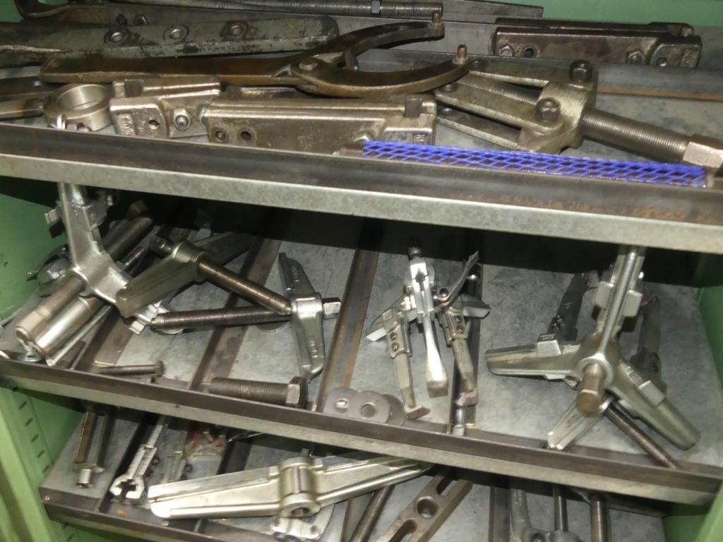 Maquinaria y accesorios de una antigua imprenta de huecograbado-3