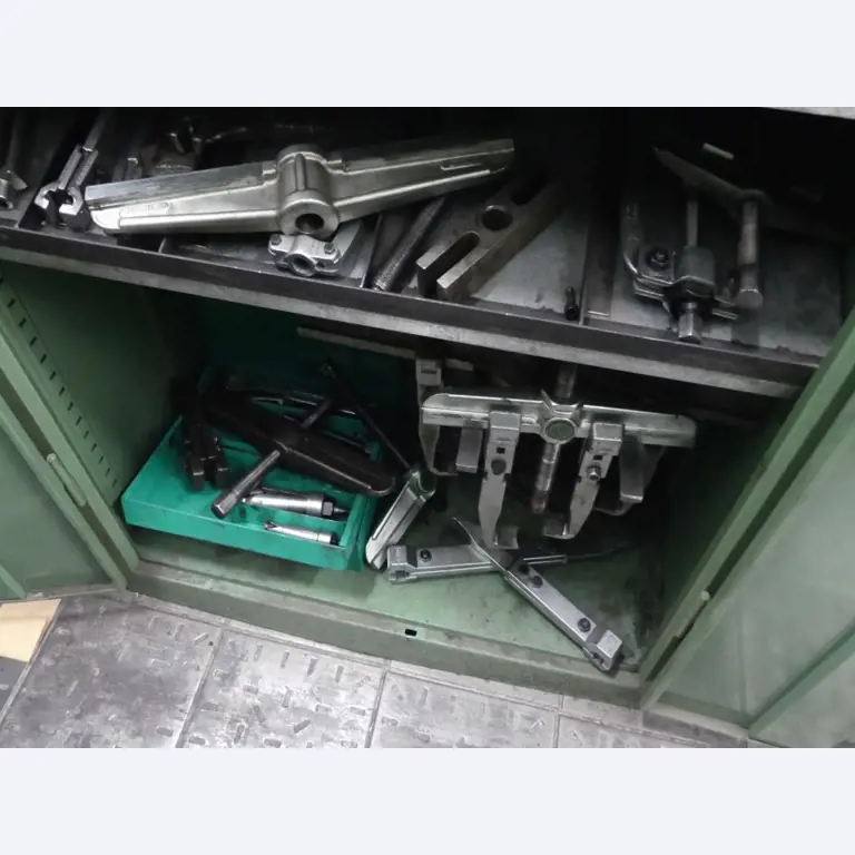 Maquinaria y accesorios de una antigua imprenta de huecograbado-4