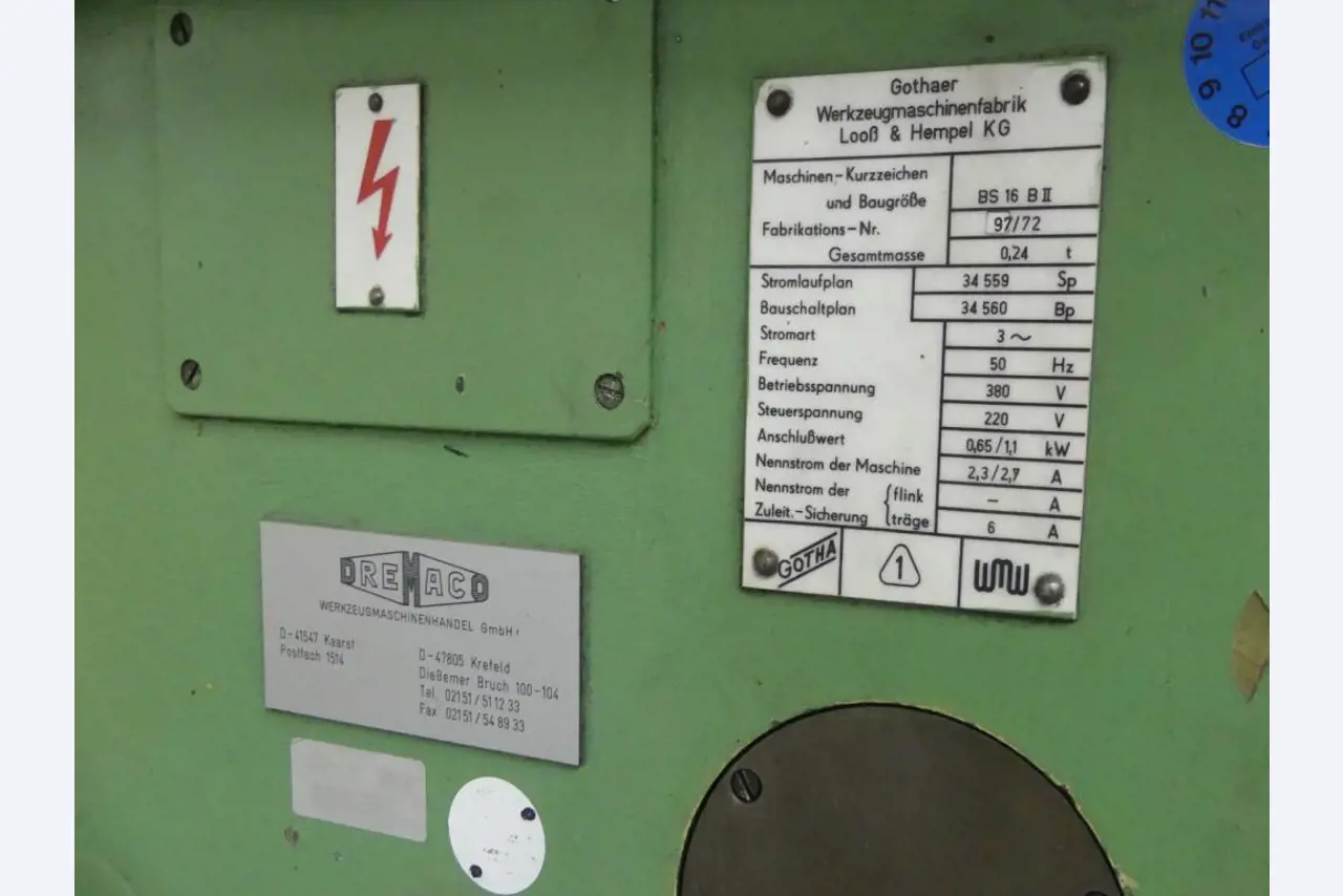 Maquinaria y accesorios de una antigua imprenta de huecograbado-2