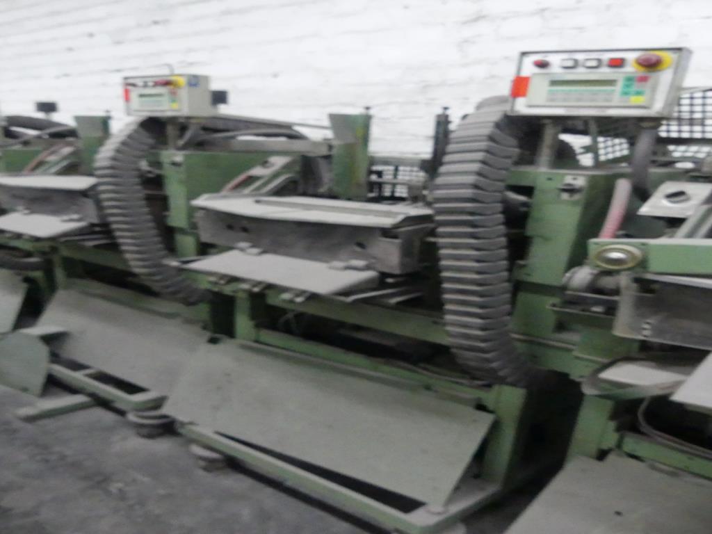 Maquinaria y accesorios de una antigua imprenta de huecograbado-3