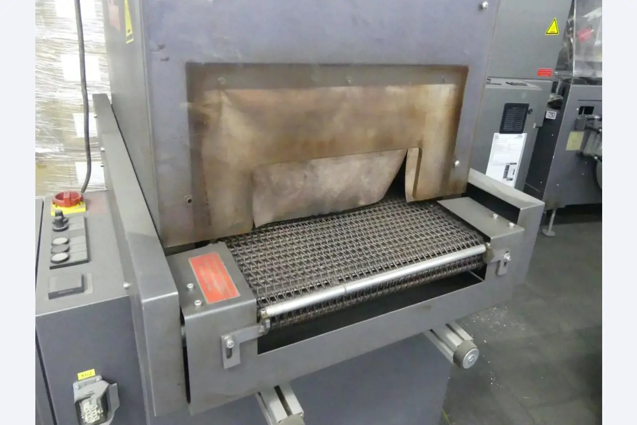 Equipement mécanique et accessoires d'une ancienne imprimerie en héliogravure-2