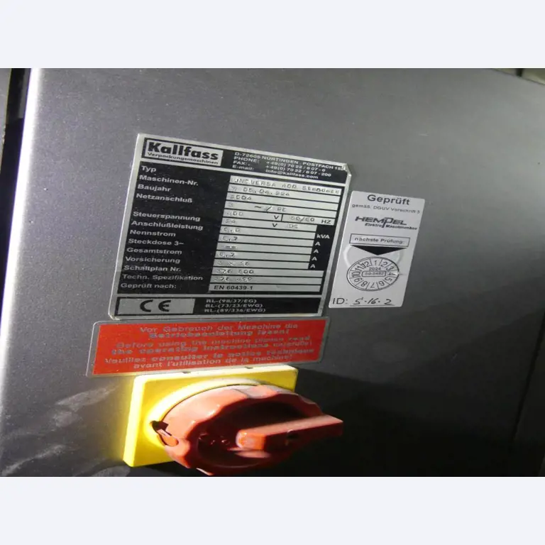 Equipement mécanique et accessoires d'une ancienne imprimerie en héliogravure-12