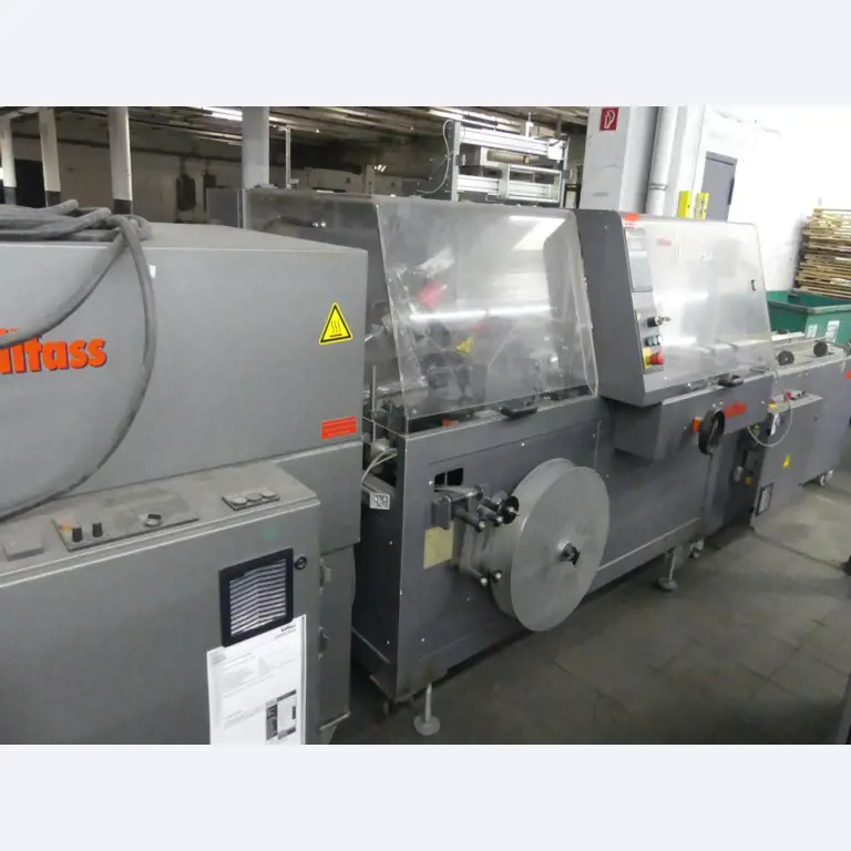 Equipement mécanique et accessoires d'une ancienne imprimerie en héliogravure-1