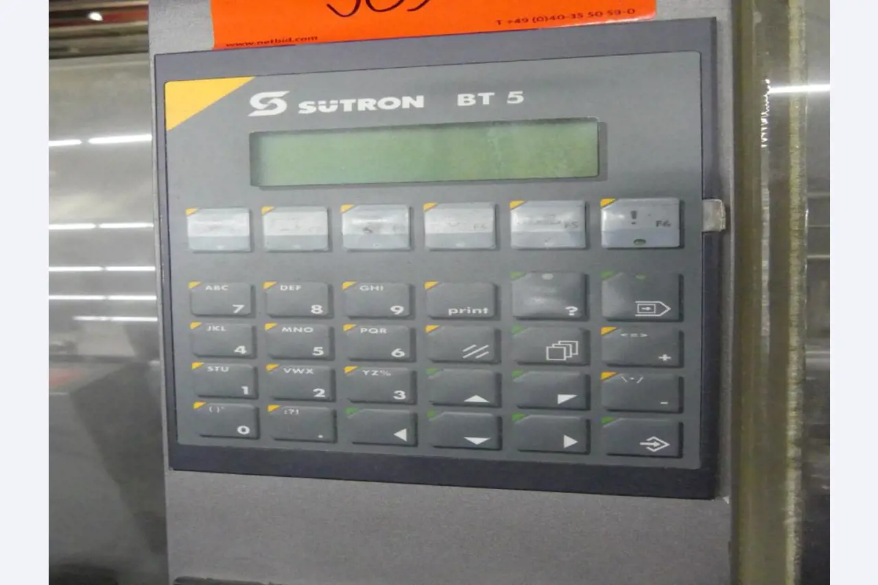 Equipement mécanique et accessoires d'une ancienne imprimerie en héliogravure-6