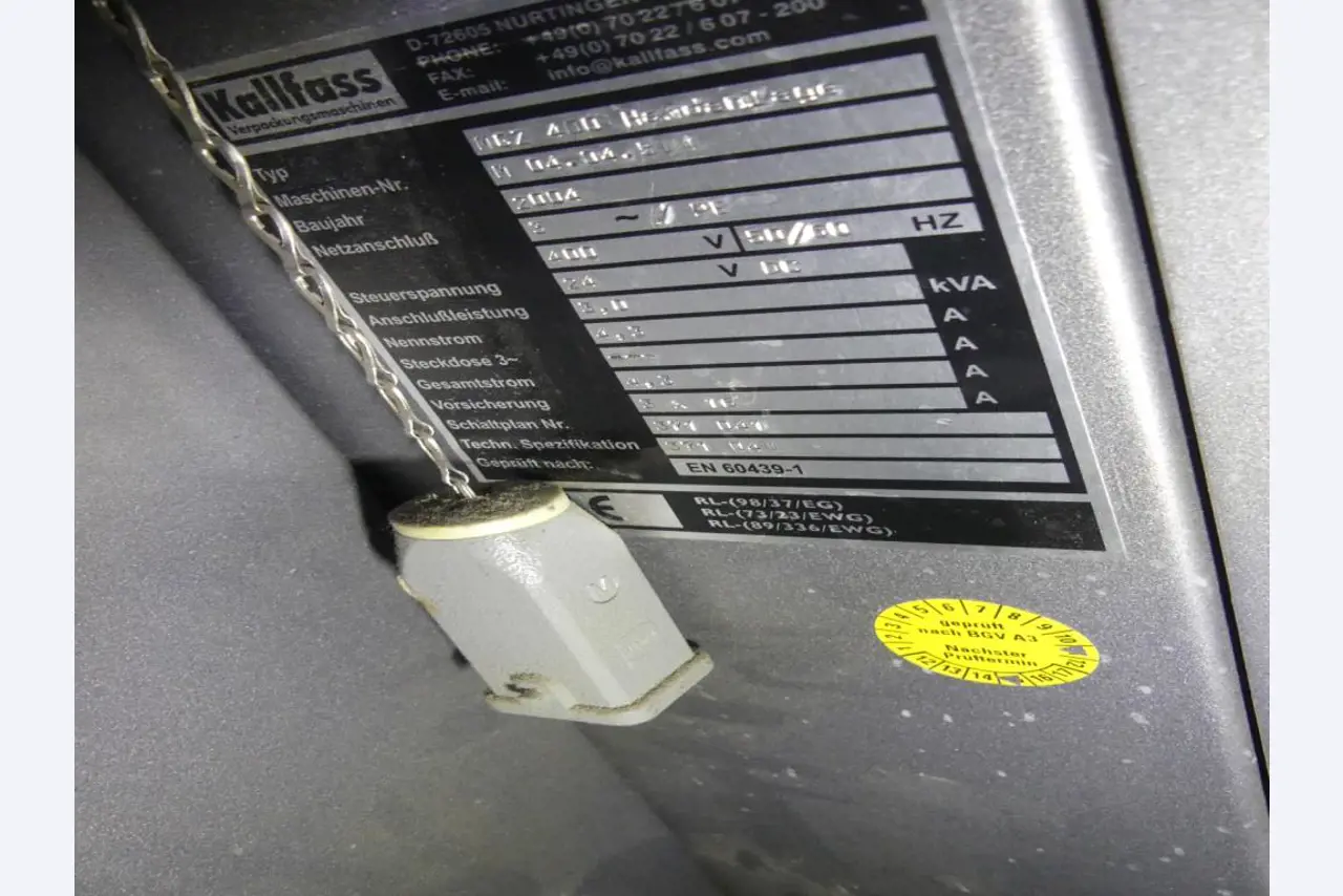 Equipement mécanique et accessoires d'une ancienne imprimerie en héliogravure-9