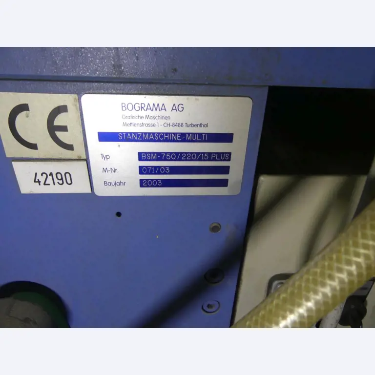 Equipement mécanique et accessoires d'une ancienne imprimerie en héliogravure-2