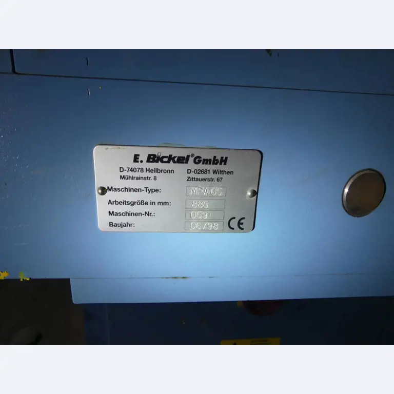 Equipement mécanique et accessoires d'une ancienne imprimerie en héliogravure-5