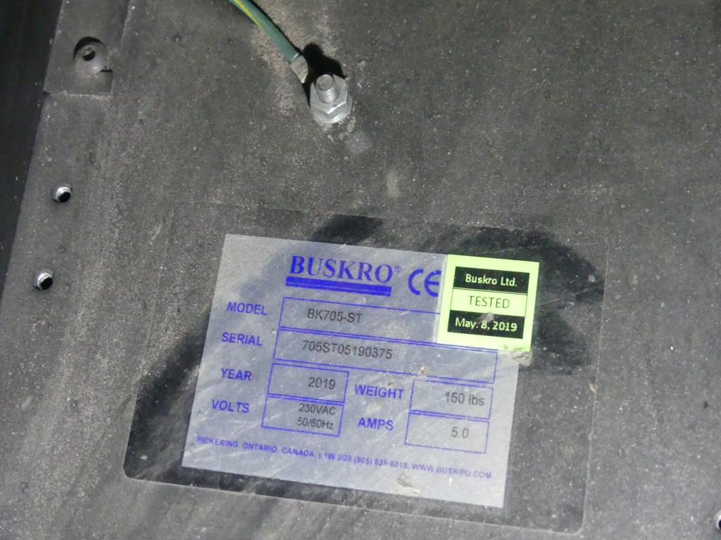 Maquinaria y accesorios de una antigua imprenta de huecograbado-3