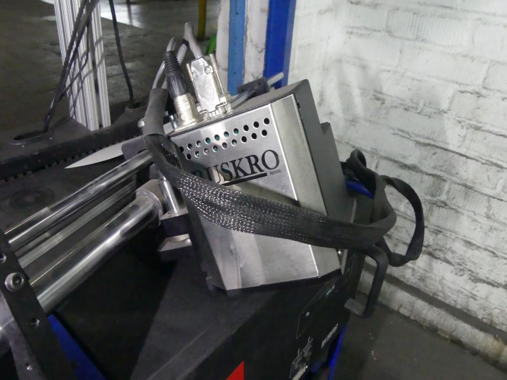 Maquinaria y accesorios de una antigua imprenta de huecograbado-2