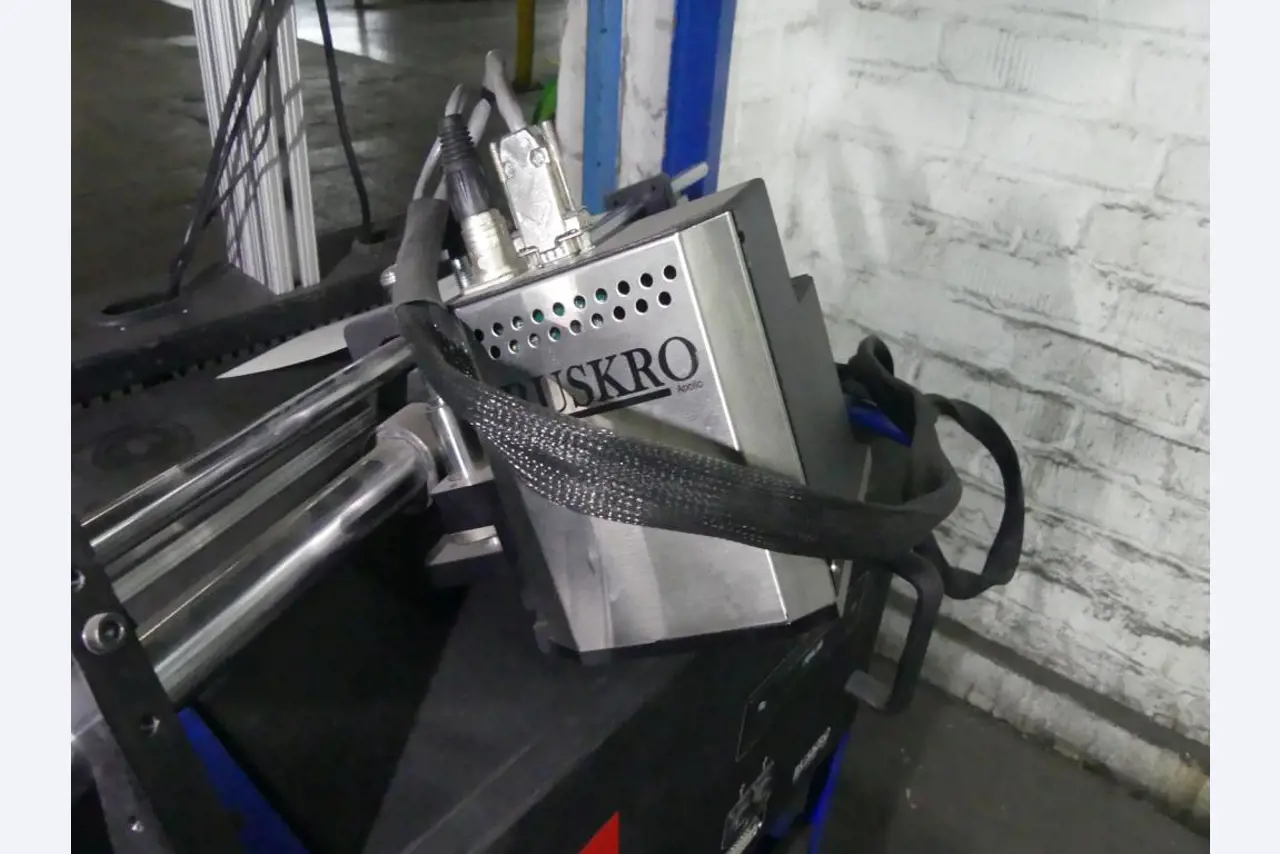 Equipement mécanique et accessoires d'une ancienne imprimerie en héliogravure-2