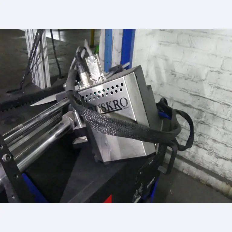 Equipement mécanique et accessoires d'une ancienne imprimerie en héliogravure-2