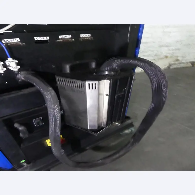 Equipement mécanique et accessoires d'une ancienne imprimerie en héliogravure-2