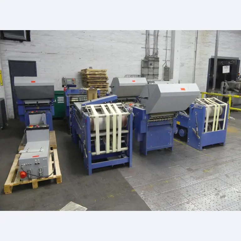 Equipement mécanique et accessoires d'une ancienne imprimerie en héliogravure-19