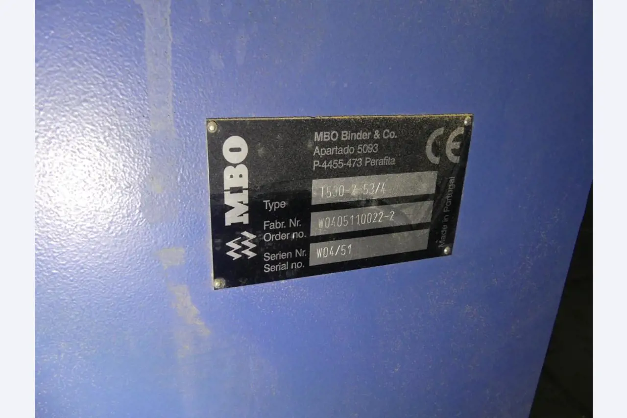 Equipement mécanique et accessoires d'une ancienne imprimerie en héliogravure-8