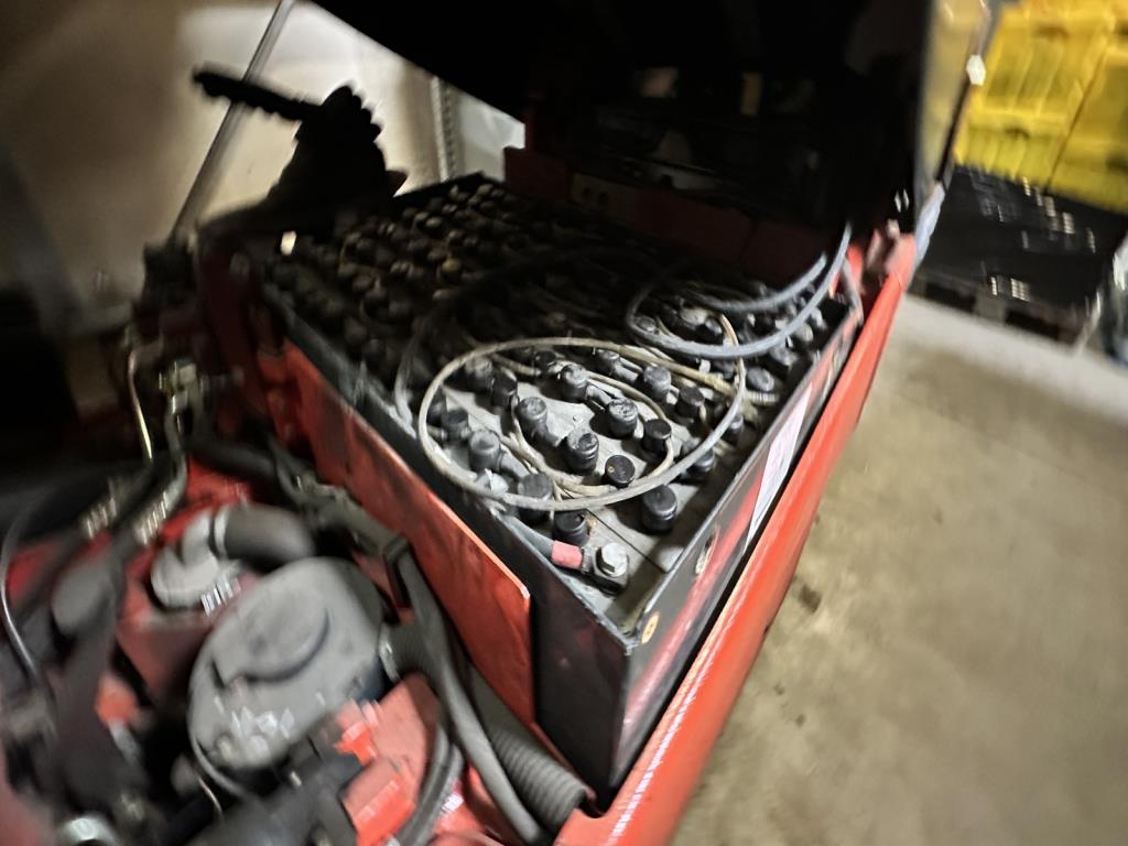 Maquinaria y accesorios de una antigua imprenta de huecograbado-12