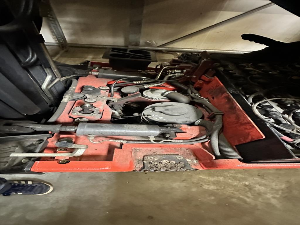 Maquinaria y accesorios de una antigua imprenta de huecograbado-13