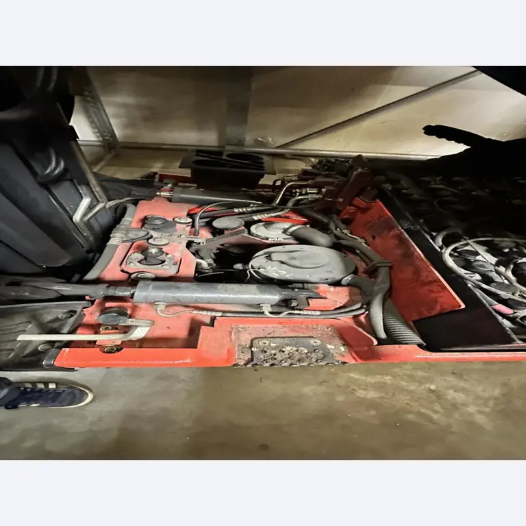 Equipement mécanique et accessoires d'une ancienne imprimerie en héliogravure-13