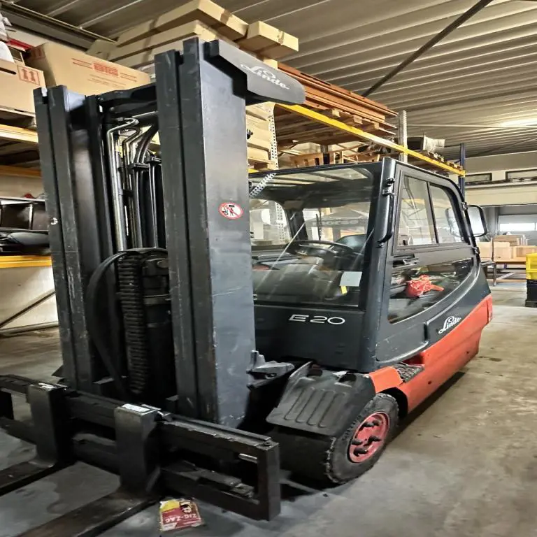 Electric forklift truck Linde E20-02