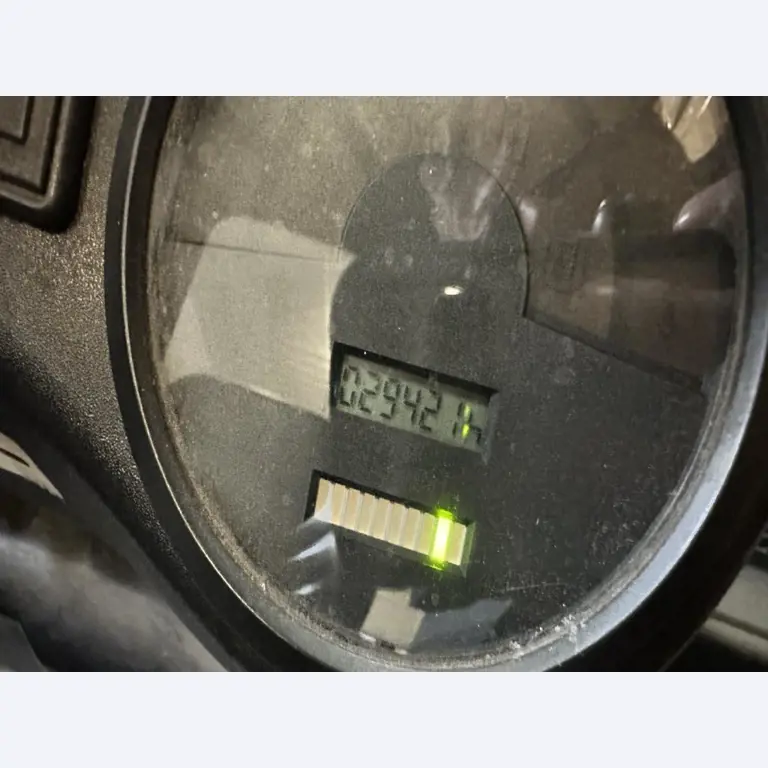 Equipement mécanique et accessoires d'une ancienne imprimerie en héliogravure-7