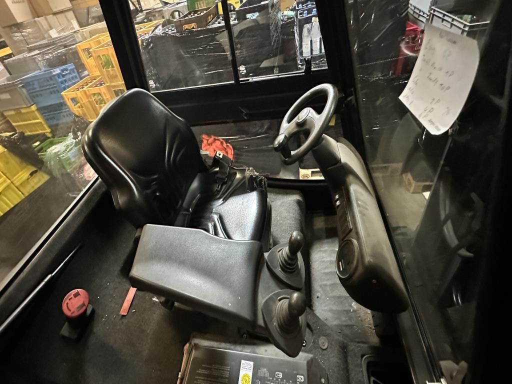 Maquinaria y accesorios de una antigua imprenta de huecograbado-8