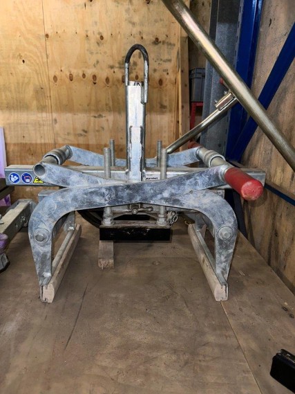 Fixed and current assets from the gardening and landscaping segment-12