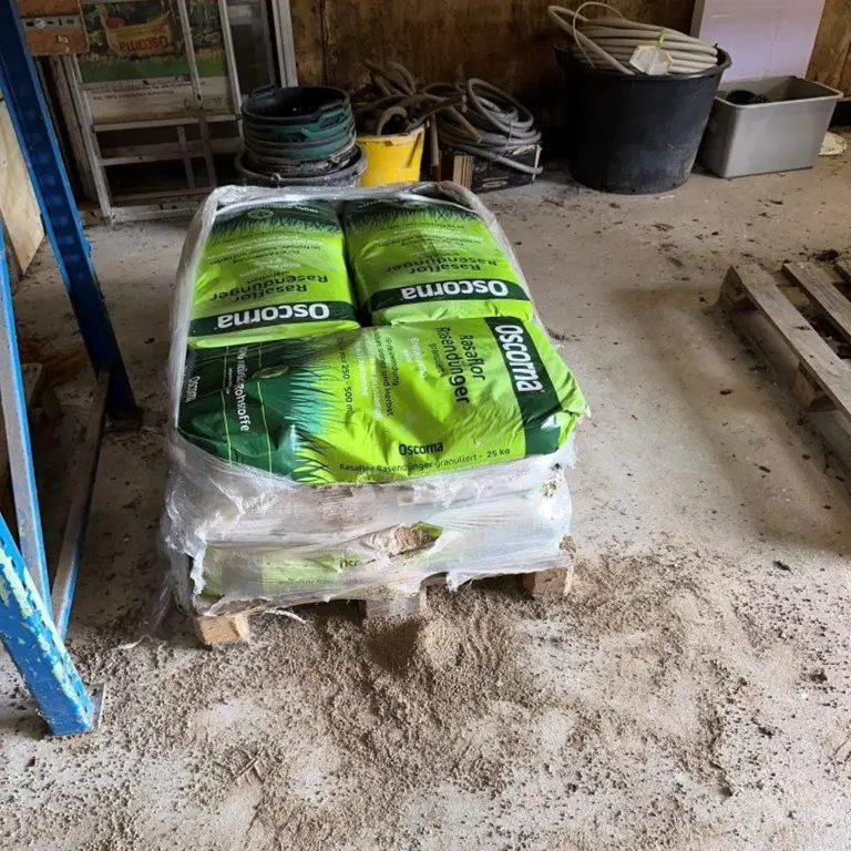 9 Sack Lawn fertilizer Oscorna