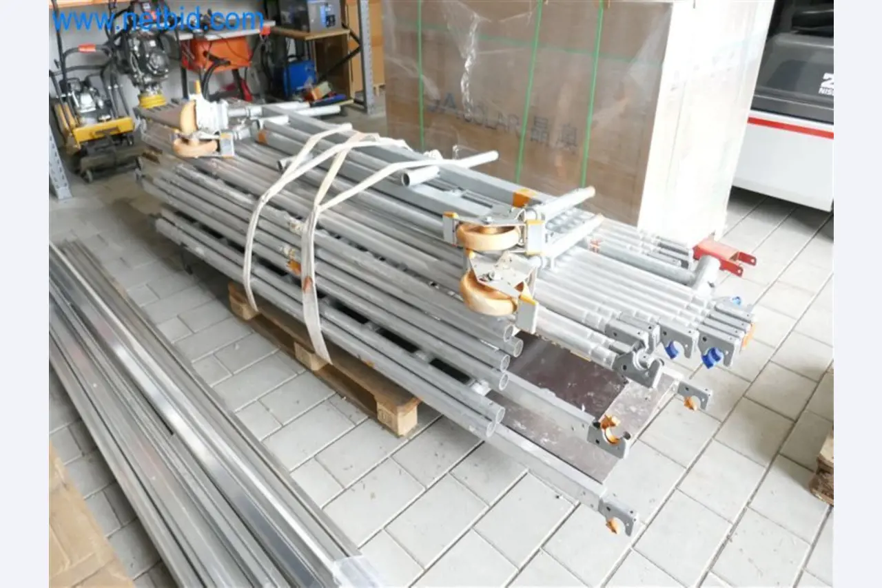 Konstrukcje fotowoltaiczne, narzędzia montażowe, maszyny budowlane-1