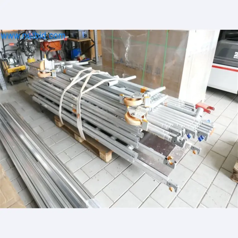 Konstrukcje fotowoltaiczne, narzędzia montażowe, maszyny budowlane-1