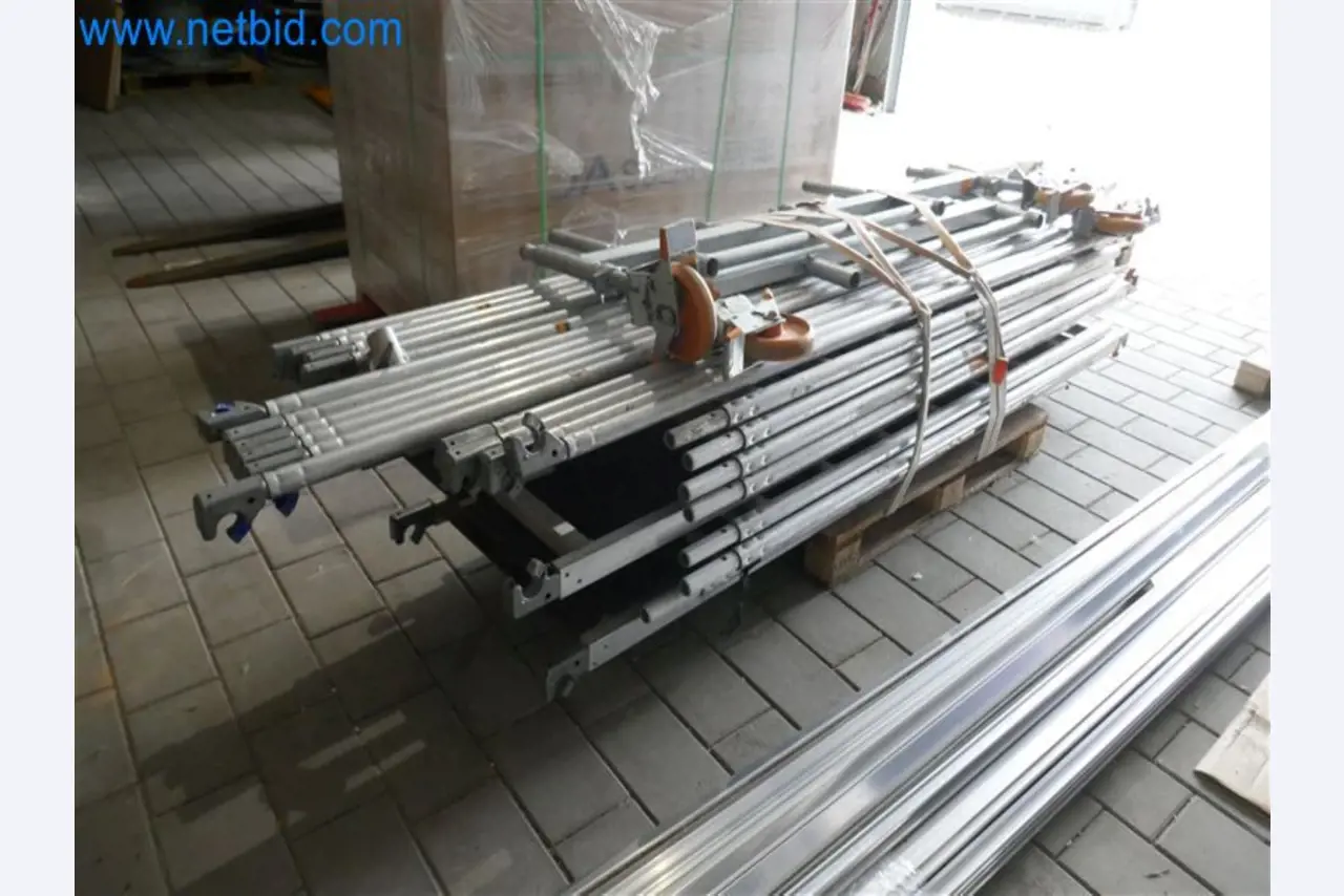 Konstrukcje fotowoltaiczne, narzędzia montażowe, maszyny budowlane-2