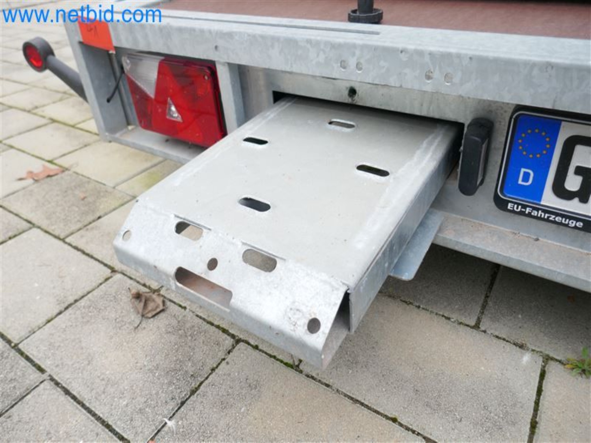 Konstrukcje fotowoltaiczne, narzędzia montażowe, maszyny budowlane-12