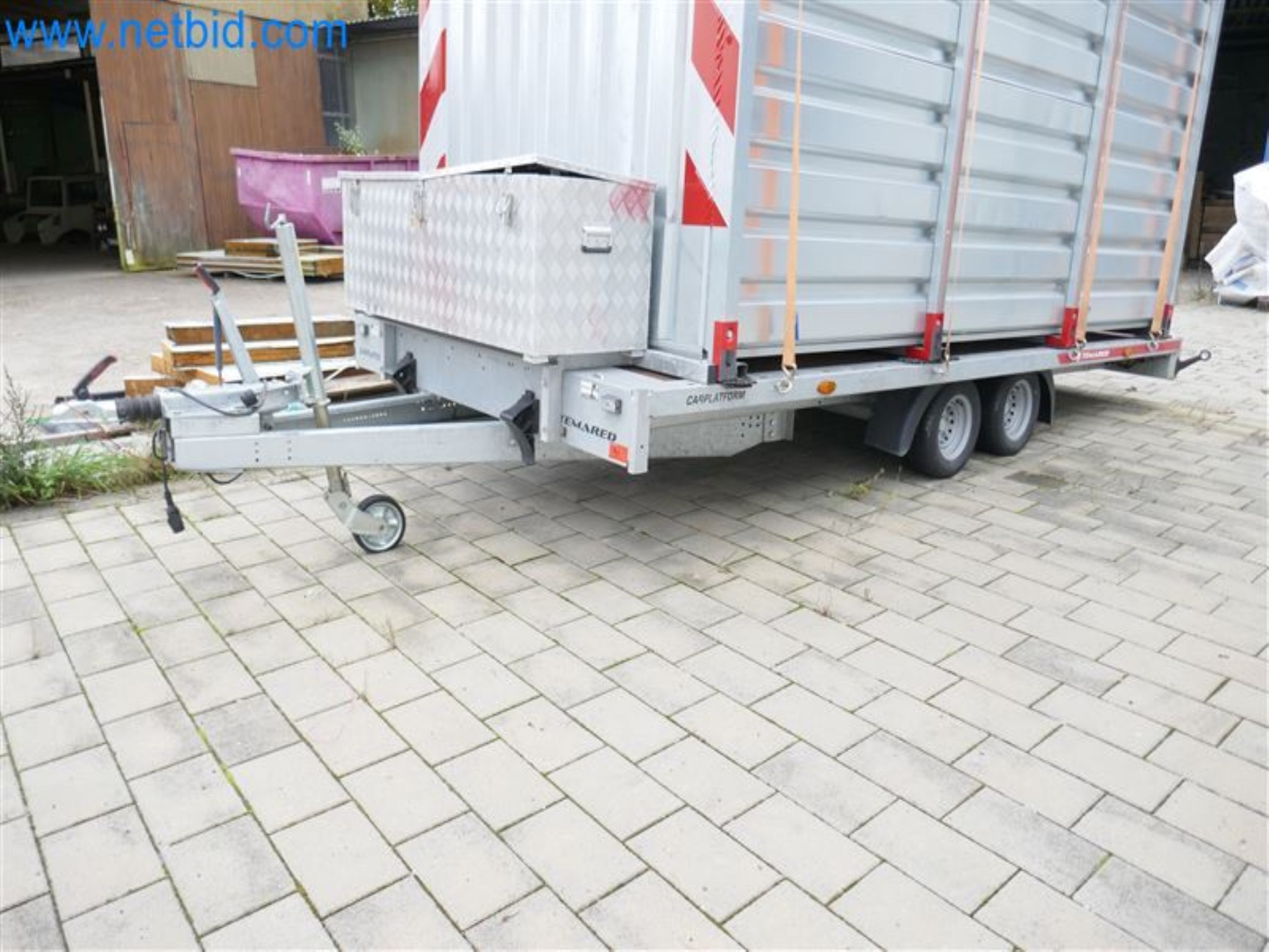 Konstrukcje fotowoltaiczne, narzędzia montażowe, maszyny budowlane-1