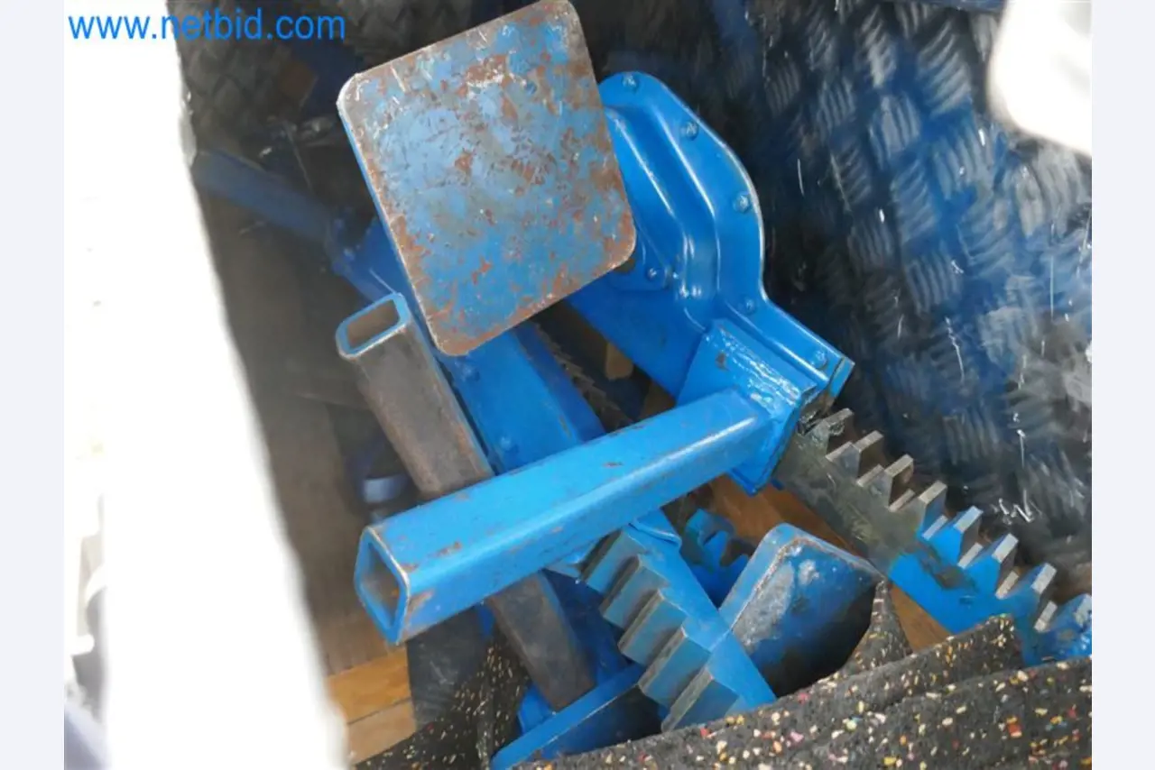 Konstrukcje fotowoltaiczne, narzędzia montażowe, maszyny budowlane-3