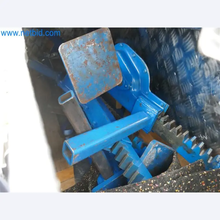 Konstrukcje fotowoltaiczne, narzędzia montażowe, maszyny budowlane-3