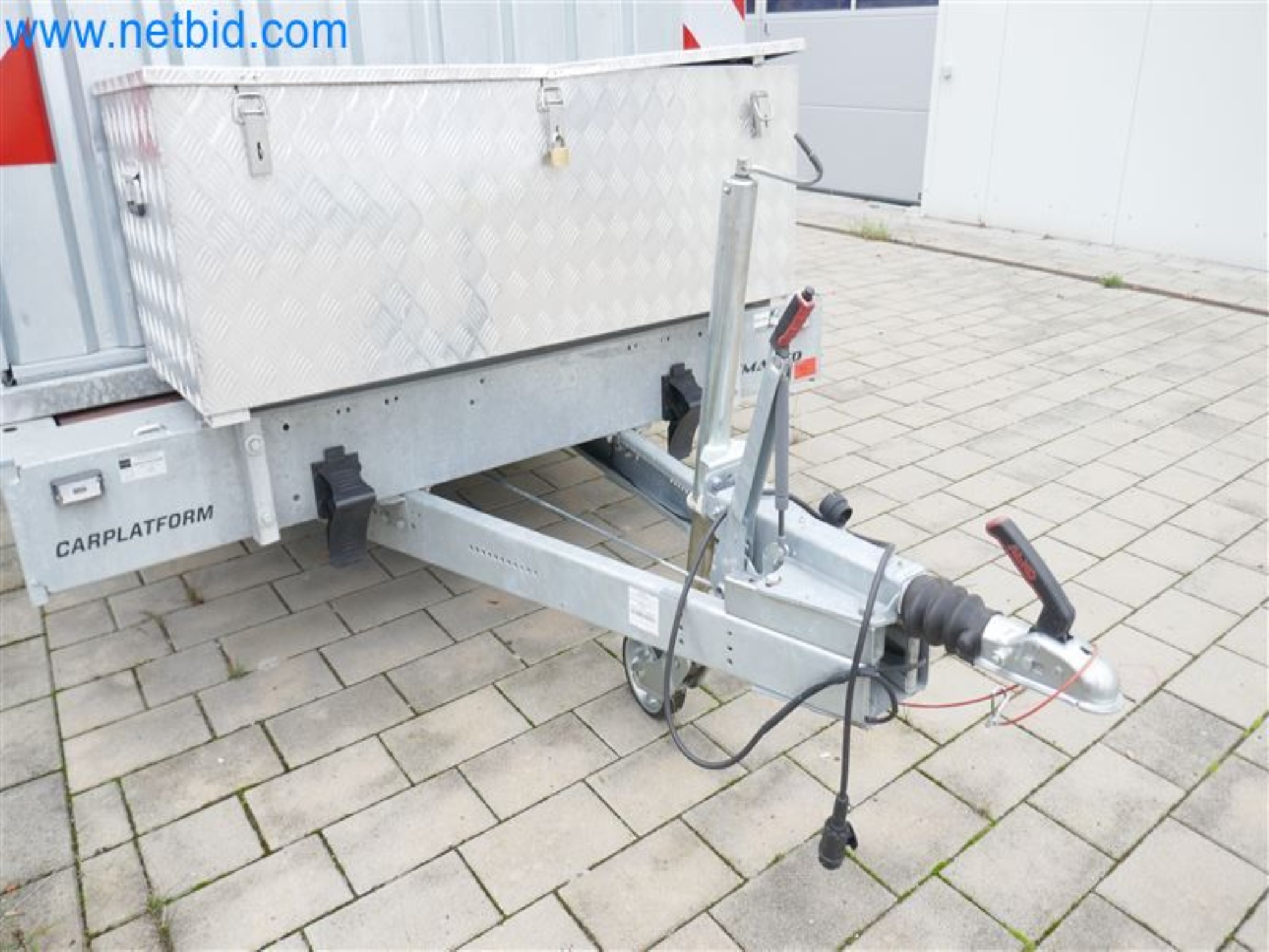 Konstrukcje fotowoltaiczne, narzędzia montażowe, maszyny budowlane-5