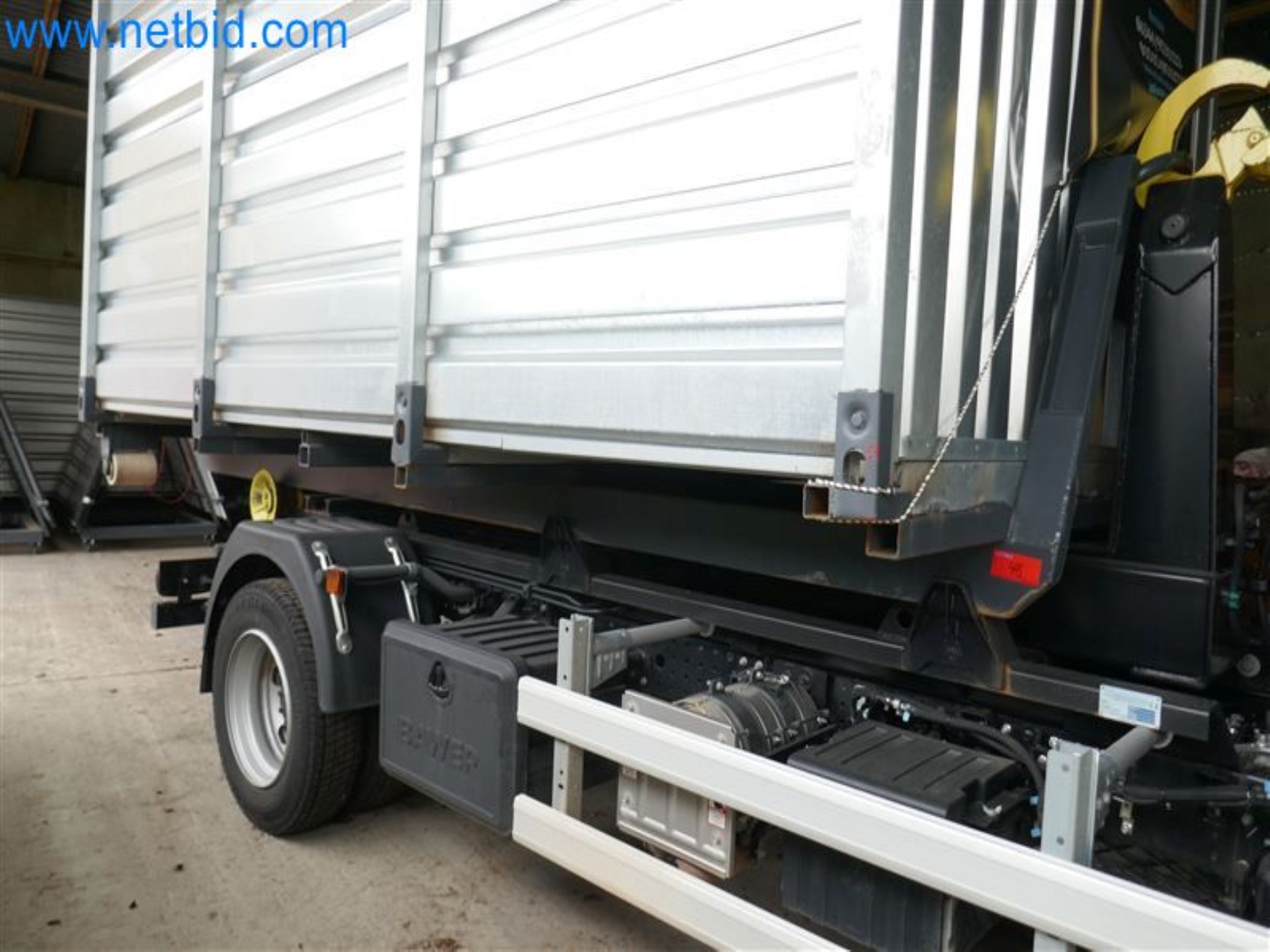 Konstrukcje fotowoltaiczne, narzędzia montażowe, maszyny budowlane-1