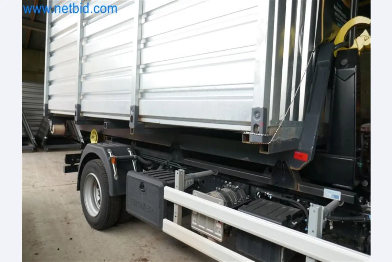 Konstrukcje fotowoltaiczne, narzędzia montażowe, maszyny budowlane-1