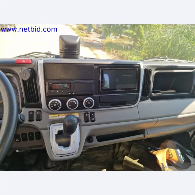 Fotovoltaické konstrukce, montážní nářadí, stavební stroje-12