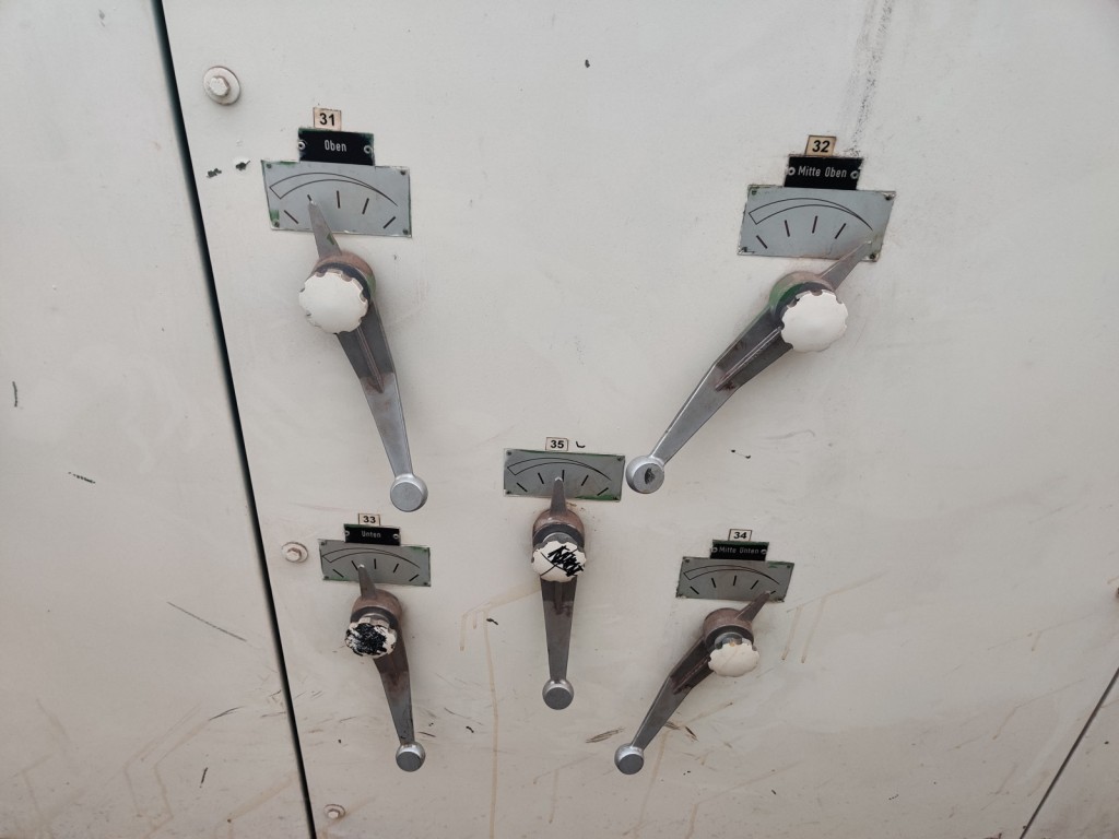 Cadre de tension, installation de postcombustion thermique et divers équipements mécaniques-80