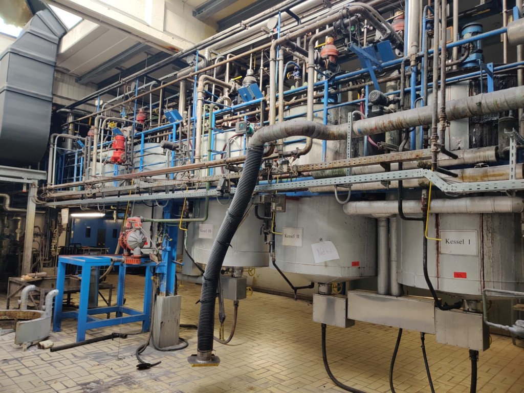 Cadre de tension, installation de postcombustion thermique et divers équipements mécaniques-24