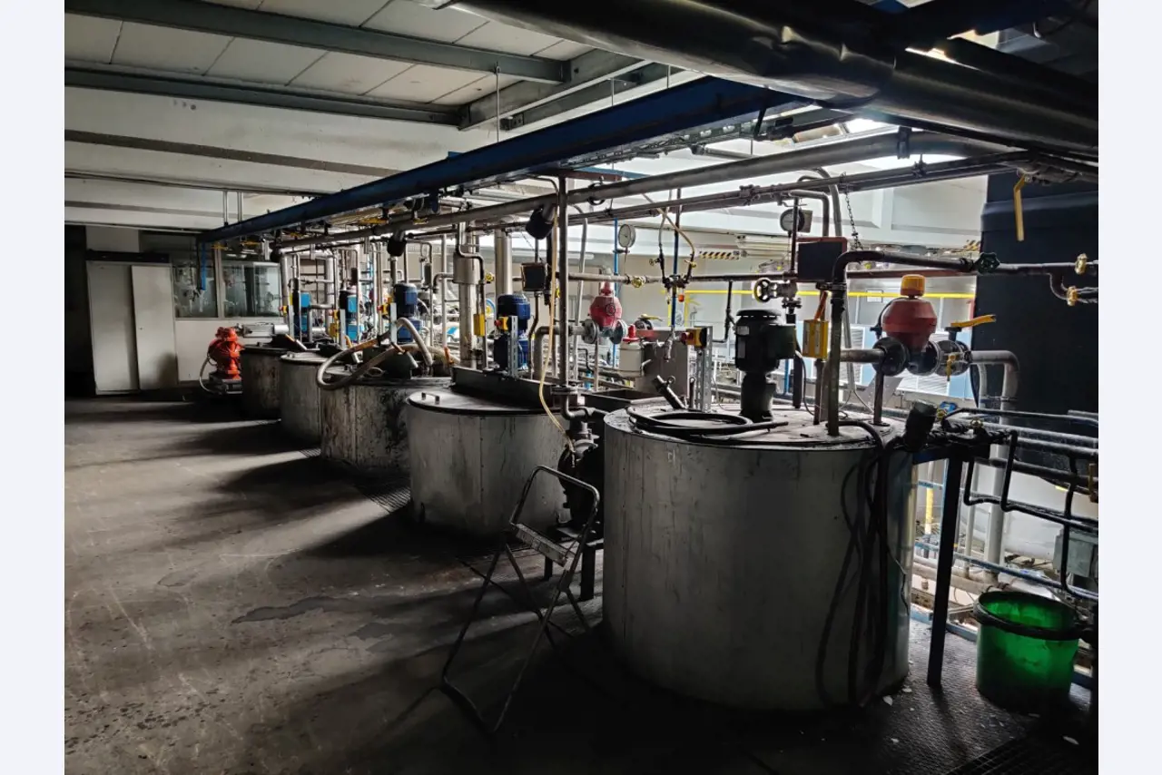 Cadre de tension, installation de postcombustion thermique et divers équipements mécaniques-31