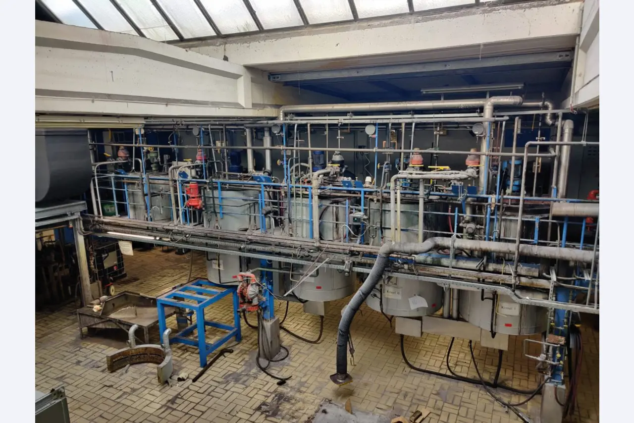 Cadre de tension, installation de postcombustion thermique et divers équipements mécaniques-41