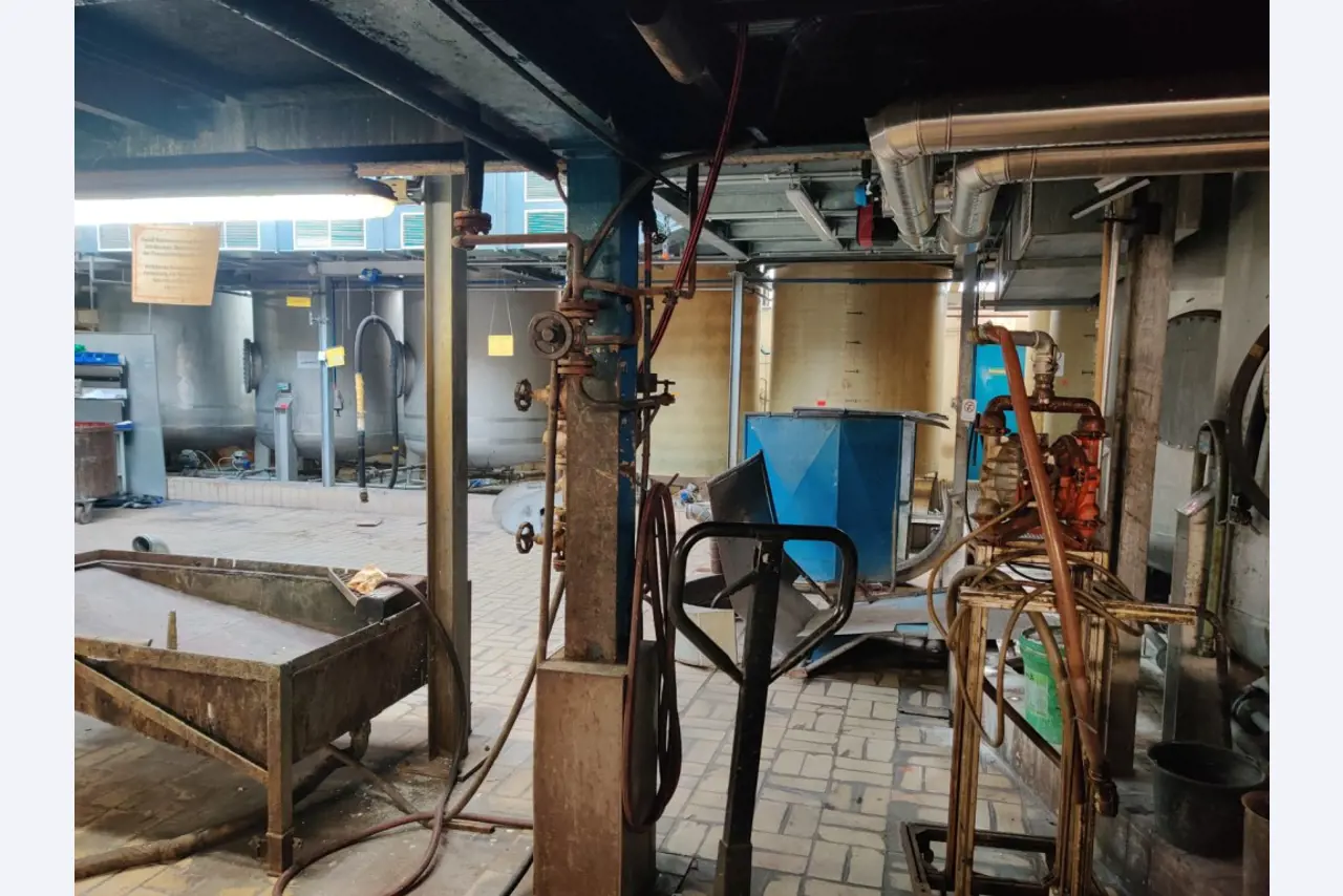 Cadre de tension, installation de postcombustion thermique et divers équipements mécaniques-44