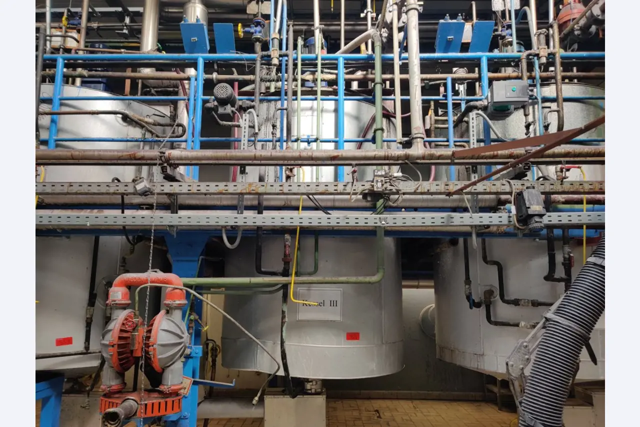 Cadre de tension, installation de postcombustion thermique et divers équipements mécaniques-7