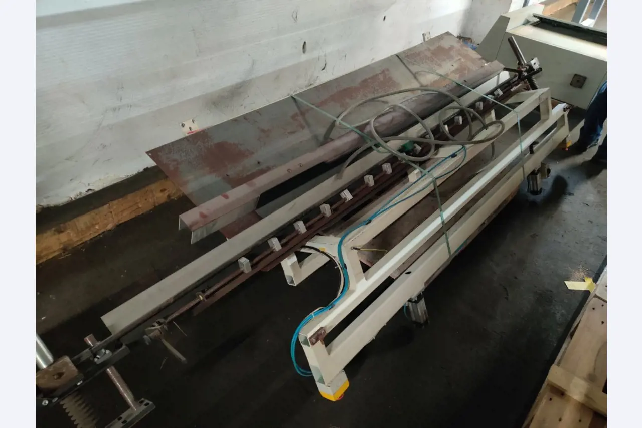 Cadre de tension, installation de postcombustion thermique et divers équipements mécaniques-8