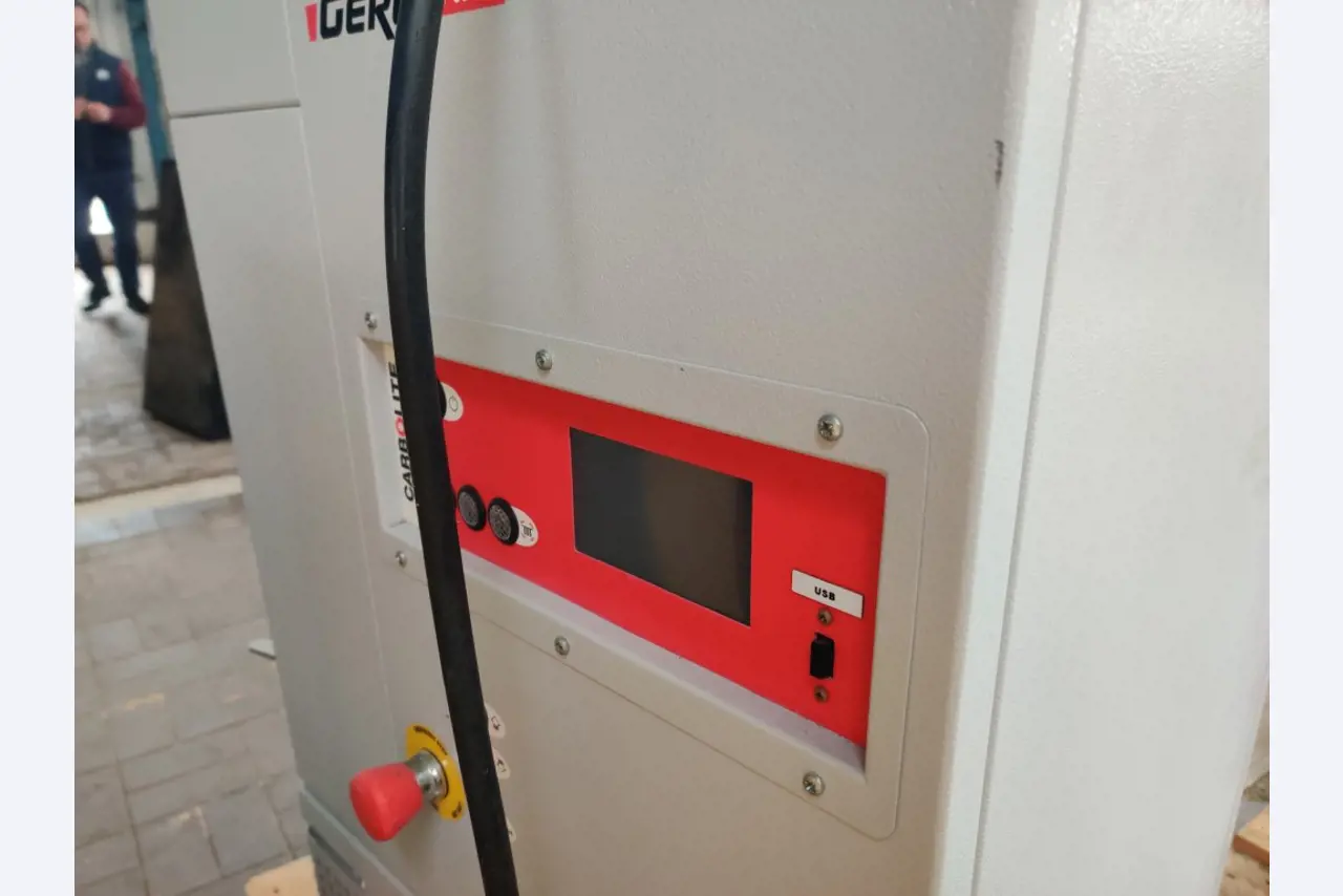 Cadre de tension, installation de postcombustion thermique et divers équipements mécaniques-3